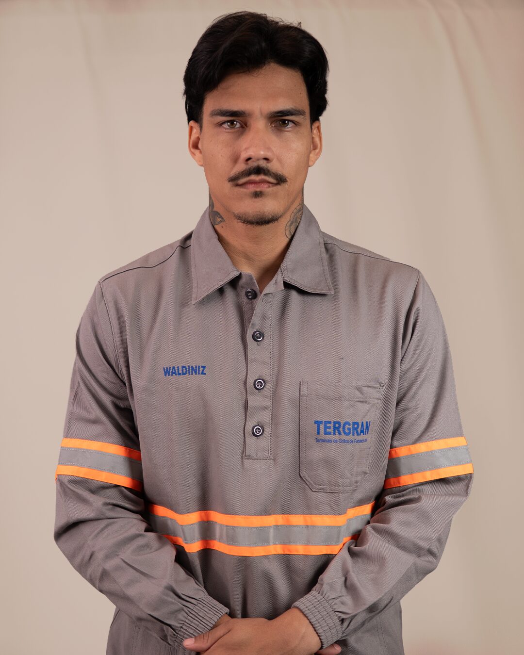 Fardamento hi-vis para logística e terminais