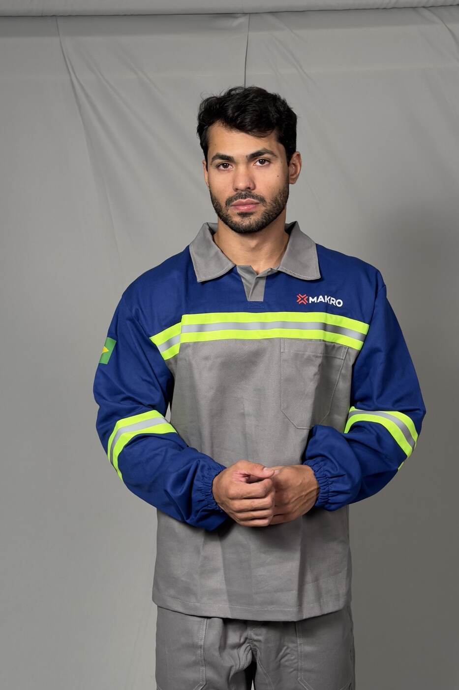 MAKRO: camisa com faixa refletiva